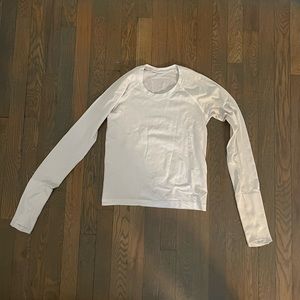Swiftly Tech Long Sleeve Shirt 2.0 
Race Length White